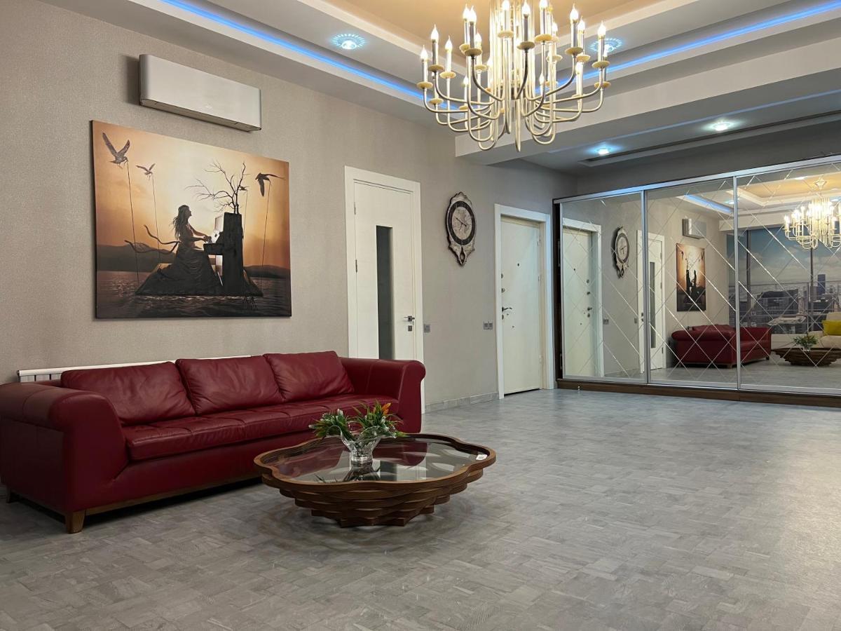 Megafun Luxury Family Apartment Баку Екстериор снимка