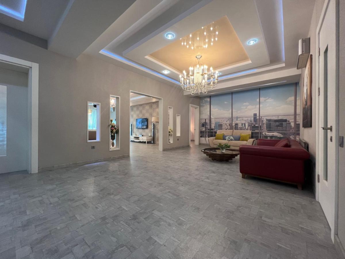 Megafun Luxury Family Apartment Баку Екстериор снимка