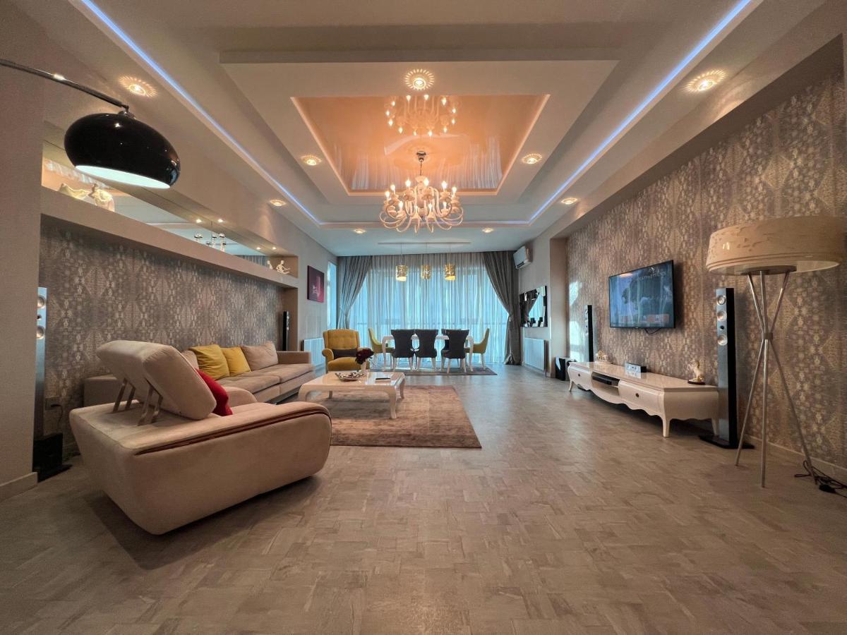 Megafun Luxury Family Apartment Баку Екстериор снимка