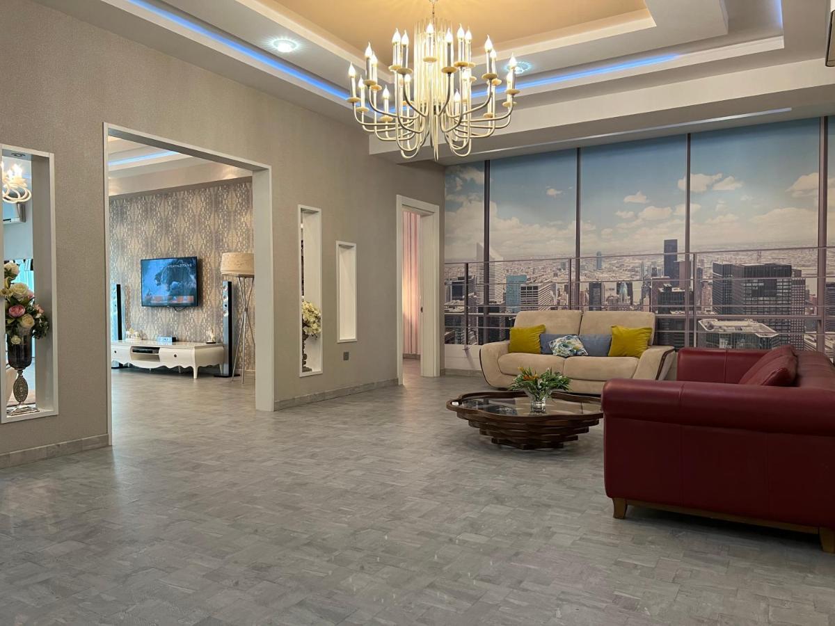 Megafun Luxury Family Apartment Баку Екстериор снимка